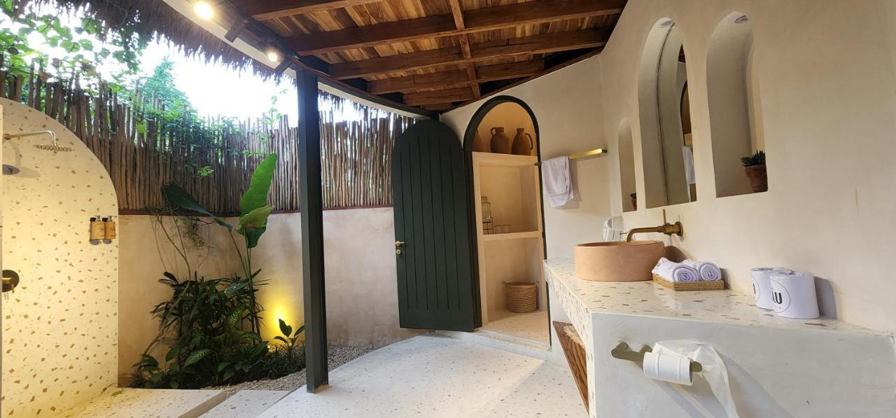 Hotel Tiu Oasis Lombok à Kuta  Extérieur photo